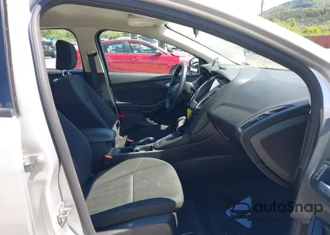 2016 Ford Focus Se z USA, uszkodzony, nr VIN 1FADP3K21GL390585